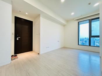 近捷運高樓兩房車位