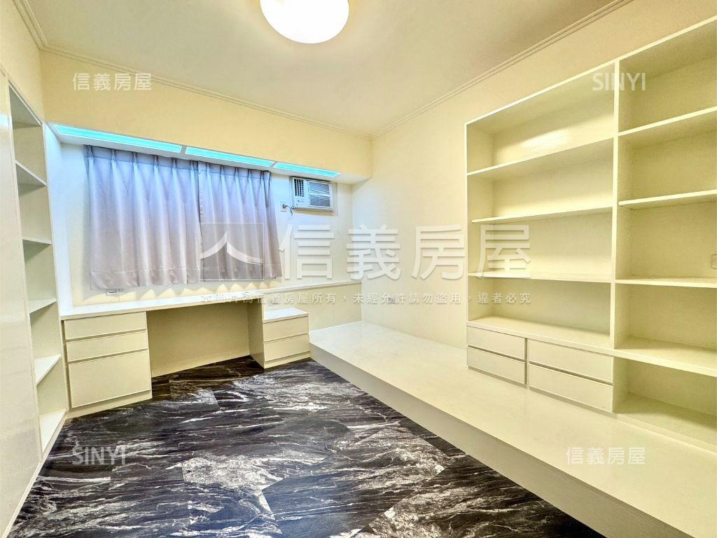 國泰仁愛邊間採光管理美廈房屋室內格局與周邊環境