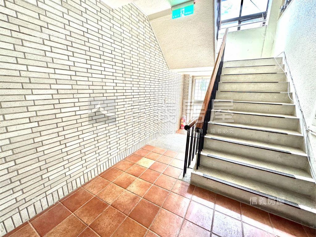國泰仁愛邊間採光管理美廈房屋室內格局與周邊環境