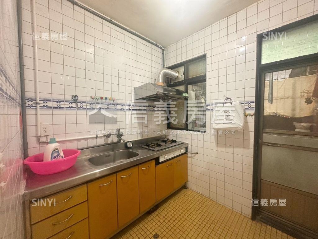 信義區看１０１公寓房屋室內格局與周邊環境