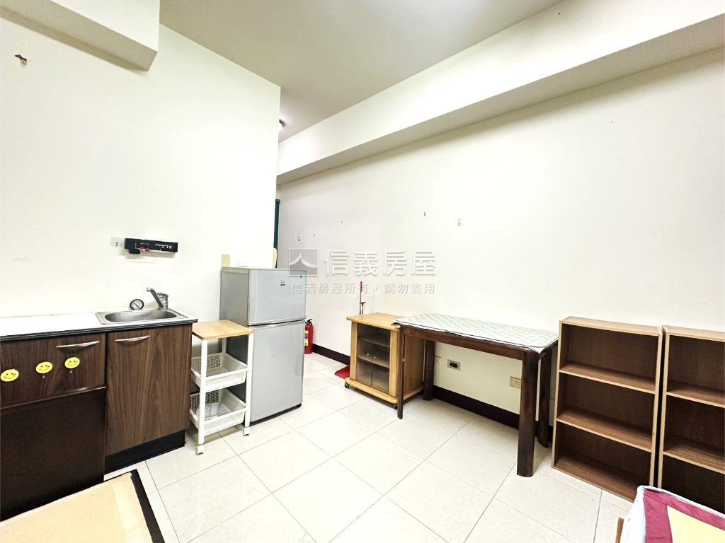 優秀賞雅致套房房屋室內格局與周邊環境