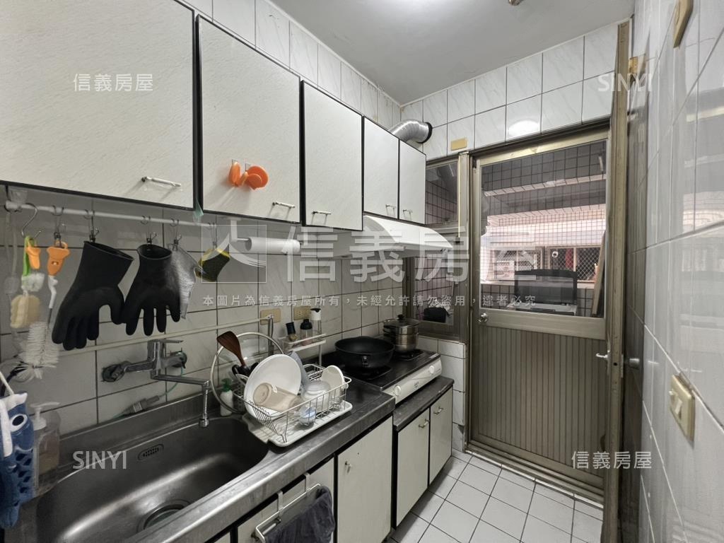 黃金城低總價三房房屋室內格局與周邊環境