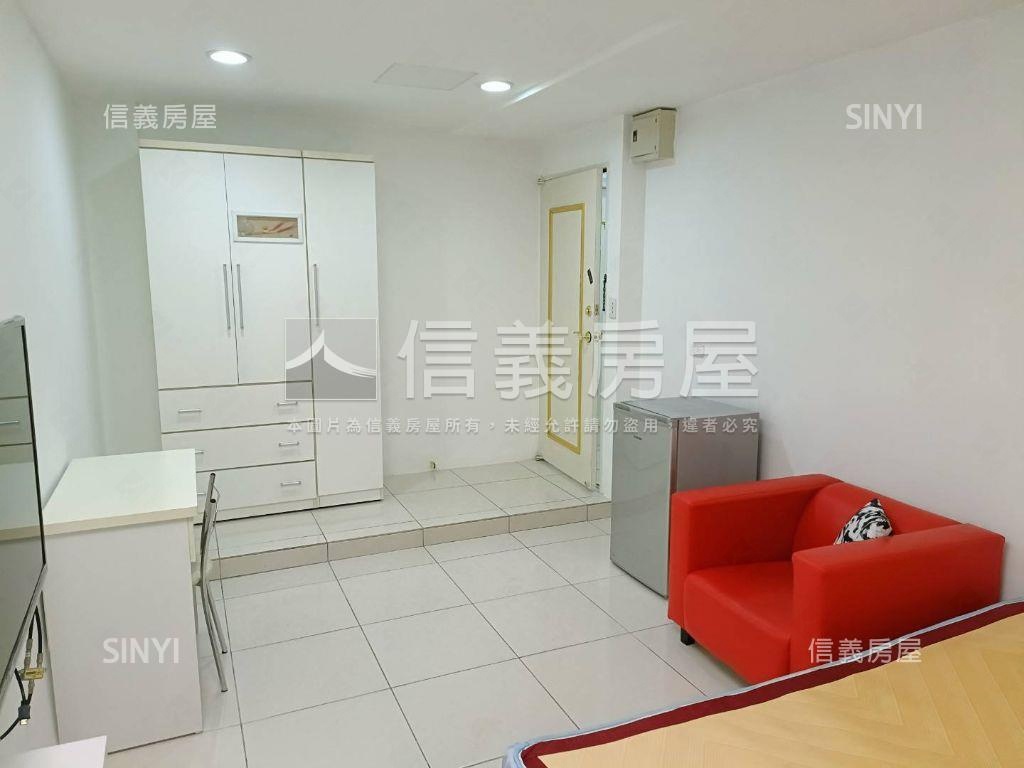 近新光遠百收租美四套房屋室內格局與周邊環境