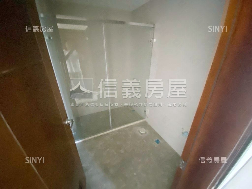 文藝再興豪邸大露臺帝王戶房屋室內格局與周邊環境