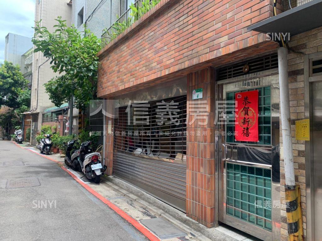 近家樂福安靜大空間房屋室內格局與周邊環境