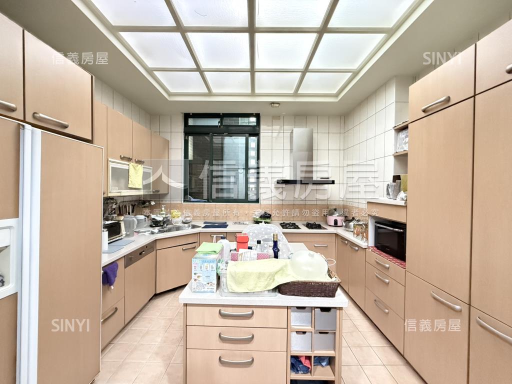 美術館✦獨棟震後電梯別墅房屋室內格局與周邊環境