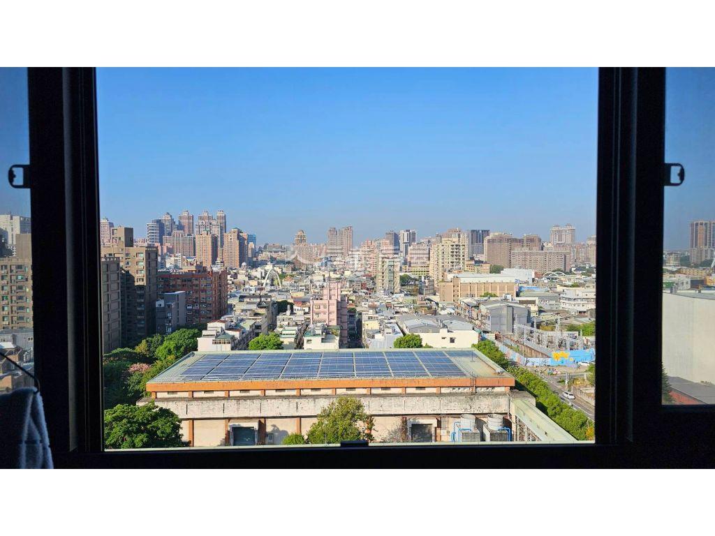 幸福公園次頂樓兩房車位房屋室內格局與周邊環境