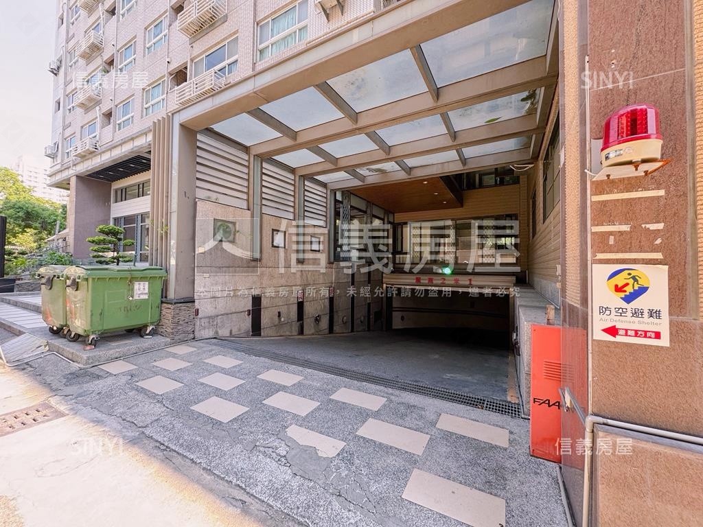 公園景觀靓三房房屋室內格局與周邊環境