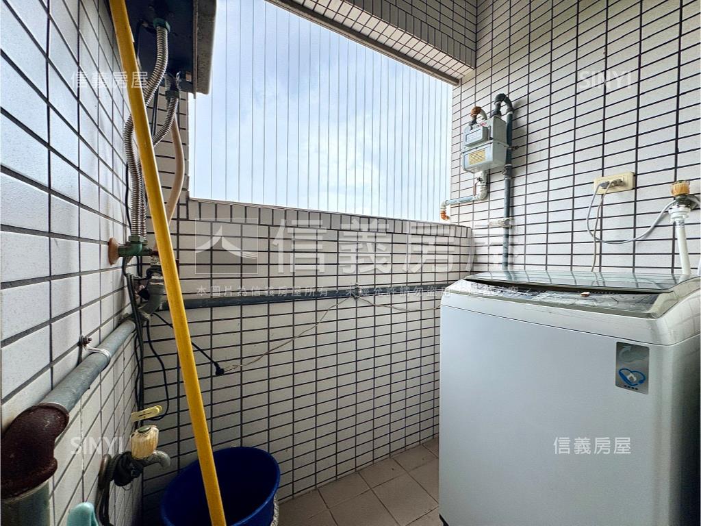 公園景觀靓三房房屋室內格局與周邊環境
