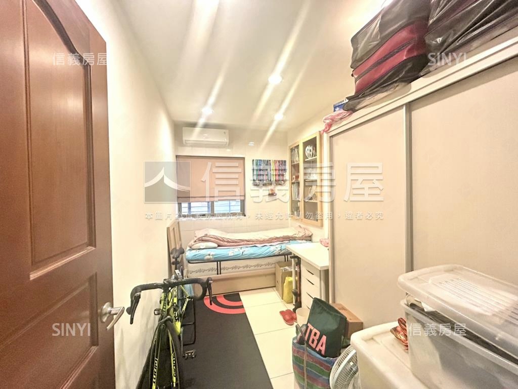 正忠孝東路黃金公寓房屋室內格局與周邊環境