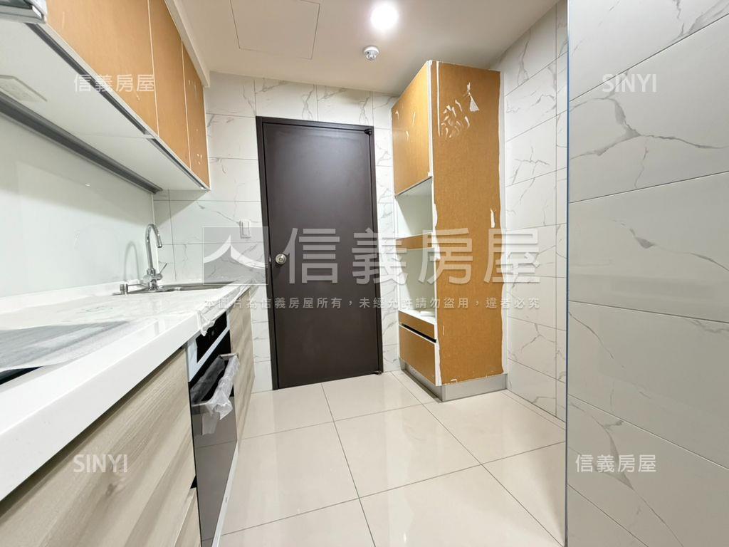 中國醫高樓四房雙平車好案房屋室內格局與周邊環境