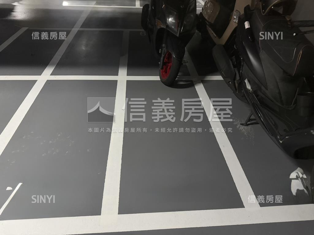 中國醫高樓四房雙平車好案房屋室內格局與周邊環境