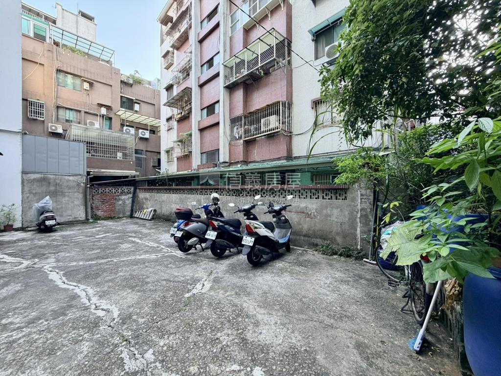 散步到興進園道青安大三房房屋室內格局與周邊環境
