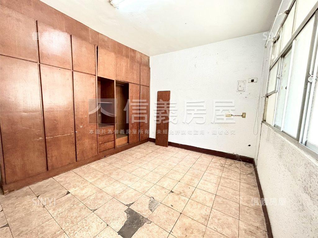 近仁愛醫院大地坪透天房屋室內格局與周邊環境