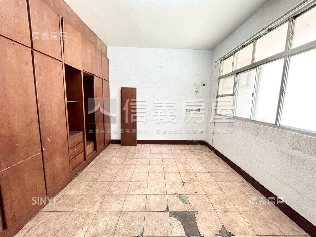 近仁愛醫院大地坪透天房屋室內格局與周邊環境