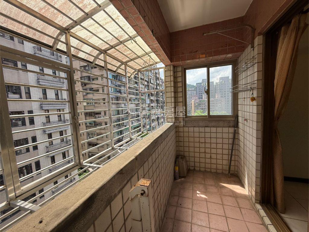 寶地★電梯成家頂樓戶房屋室內格局與周邊環境