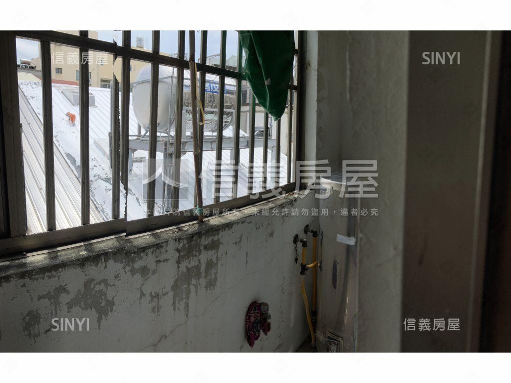 東區崇德街面車庫透天房屋室內格局與周邊環境