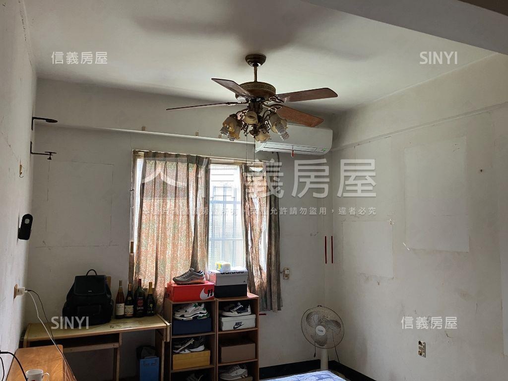 東區崇德街面車庫透天房屋室內格局與周邊環境