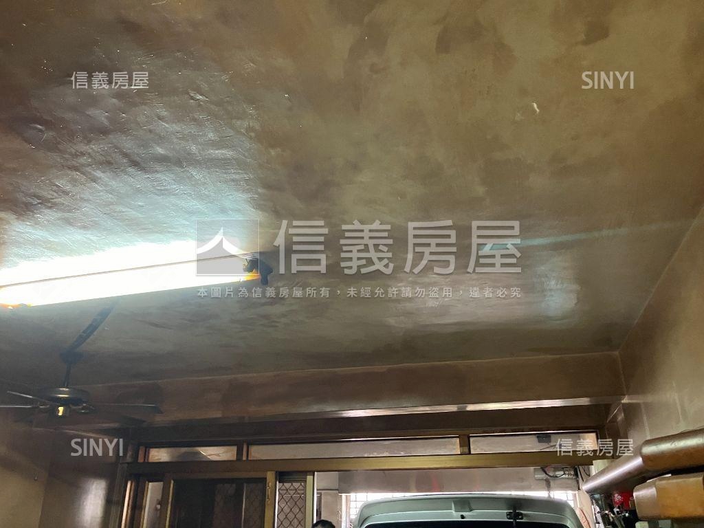 東區崇德街面車庫透天房屋室內格局與周邊環境