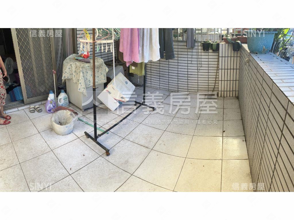 東區崇德街面車庫透天房屋室內格局與周邊環境