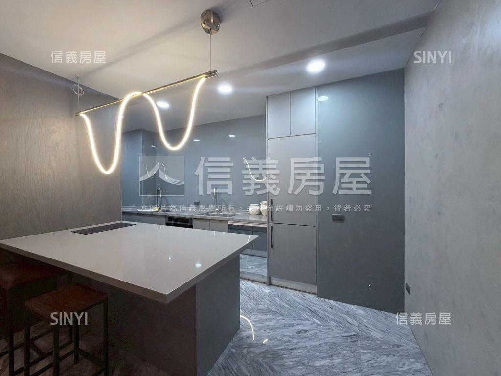 富春山居高級裝潢電梯別墅房屋室內格局與周邊環境