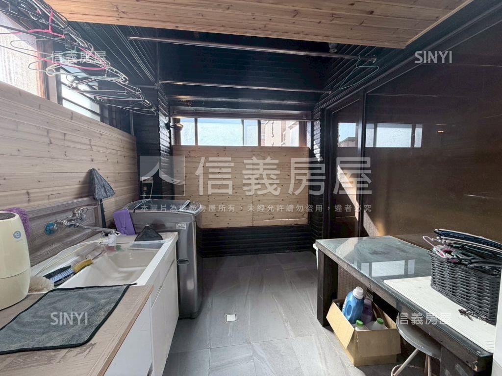 富春山居高級裝潢電梯別墅房屋室內格局與周邊環境