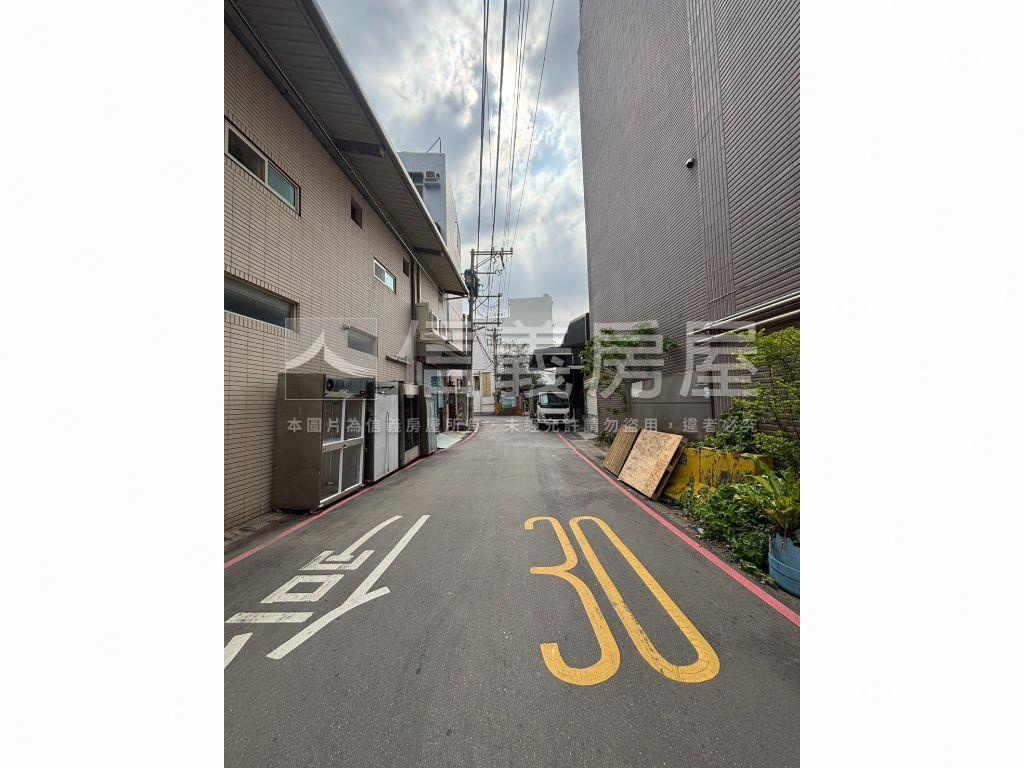 【收租】新興街１房屋室內格局與周邊環境