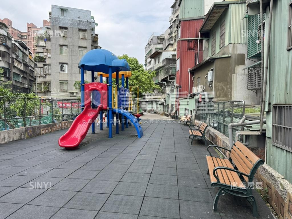 南勢角透天金店面房屋室內格局與周邊環境