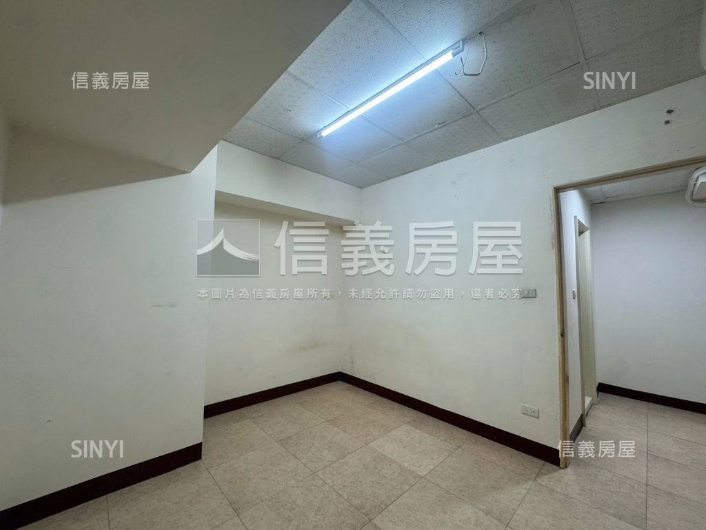 正開元路霸氣金店面房屋室內格局與周邊環境