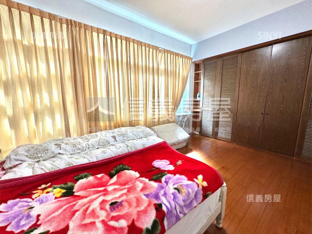 十期精美裝潢別墅房屋室內格局與周邊環境