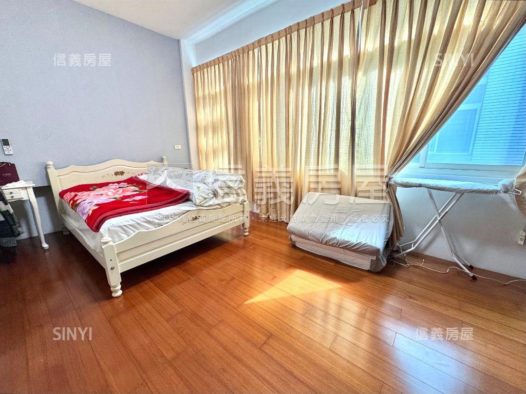 十期精美裝潢別墅房屋室內格局與周邊環境