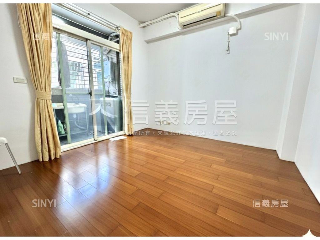 十期精美裝潢別墅房屋室內格局與周邊環境