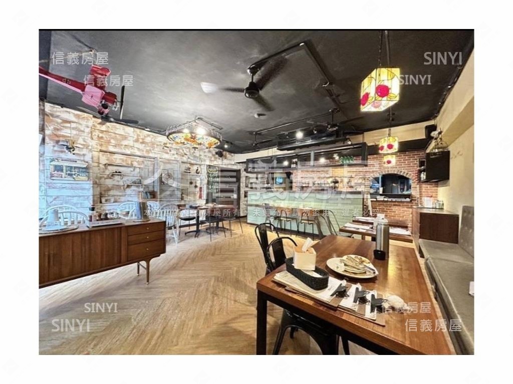 面寬路寬金店面房屋室內格局與周邊環境