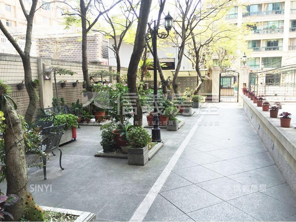 面寬路寬金店面房屋室內格局與周邊環境