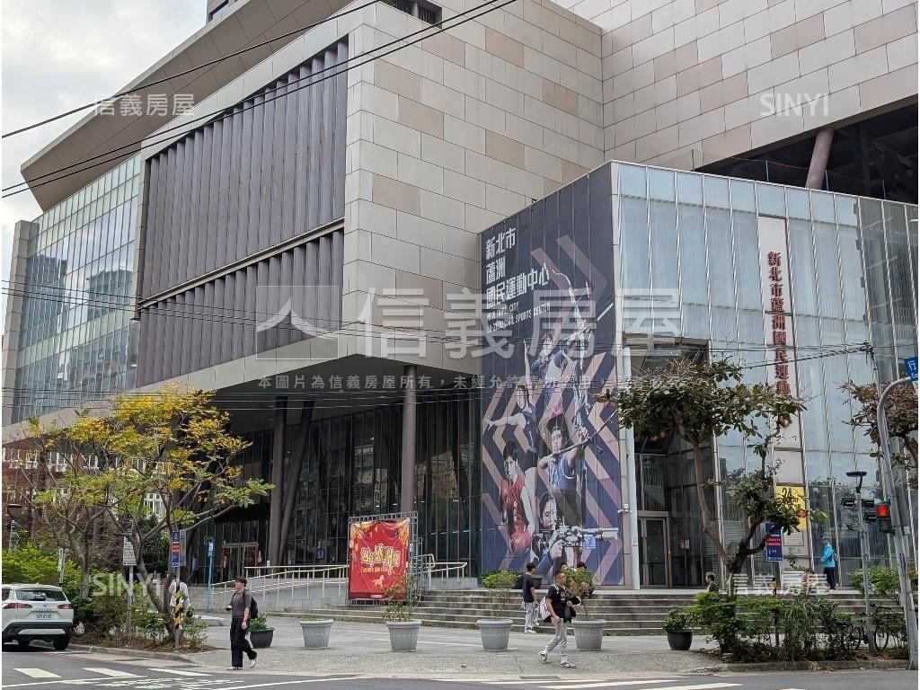 面寬路寬金店面房屋室內格局與周邊環境