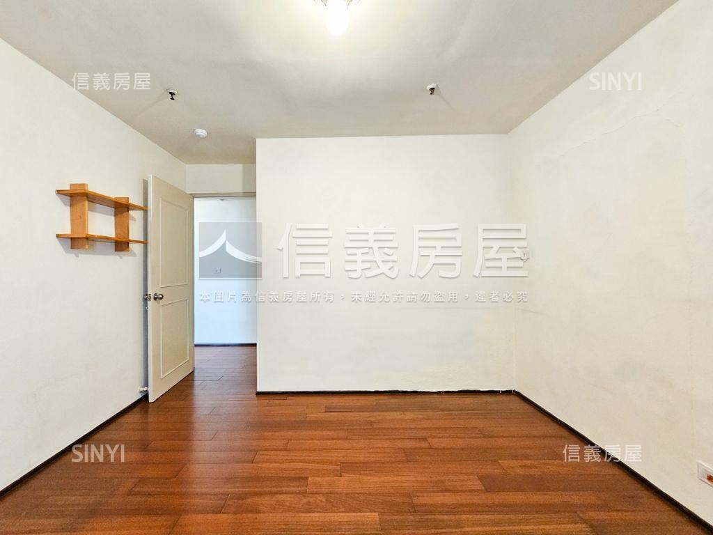 香格里拉漂亮景觀２房房屋室內格局與周邊環境