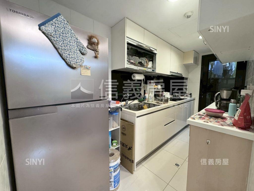 近雙鐵共構勝美漾兩房車位房屋室內格局與周邊環境