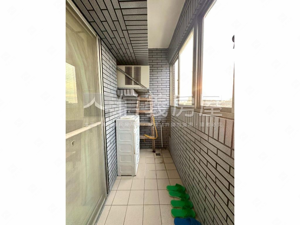 陽光沐浴。高樓美景２房房屋室內格局與周邊環境