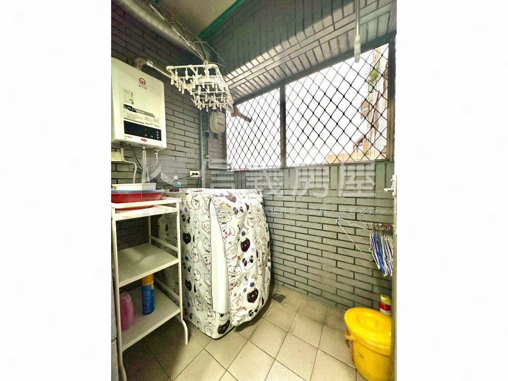 陽光沐浴。高樓美景２房房屋室內格局與周邊環境