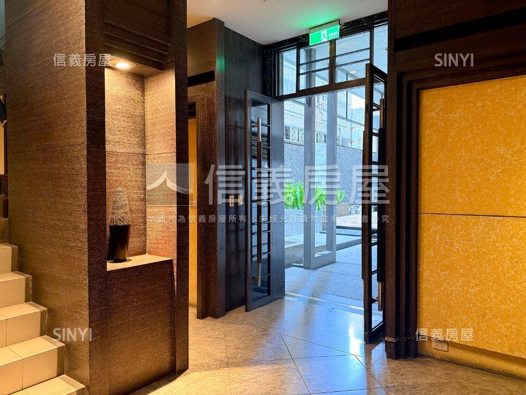 巨蛋高樓明亮成家四房平車房屋室內格局與周邊環境