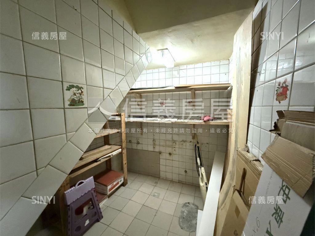 勤益旁活路朝南好棒棒透天房屋室內格局與周邊環境