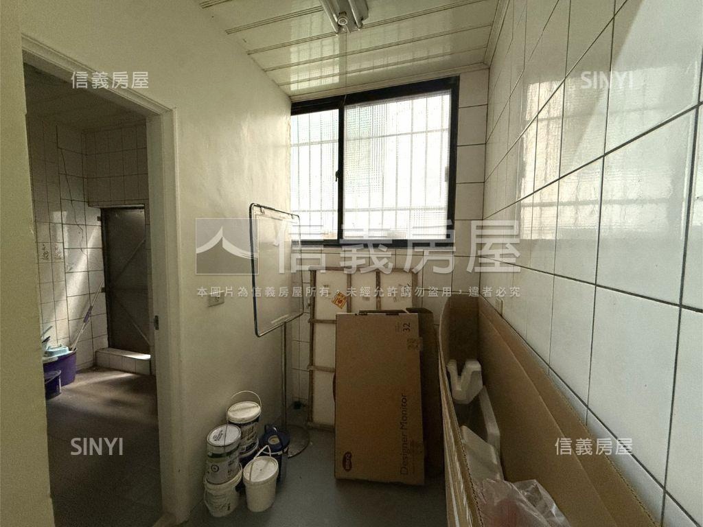 勤益旁活路朝南好棒棒透天房屋室內格局與周邊環境