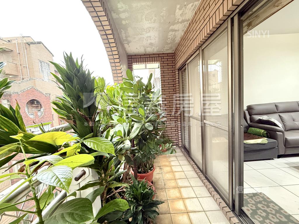 大庭新村Ｂ型大三房車位房屋室內格局與周邊環境