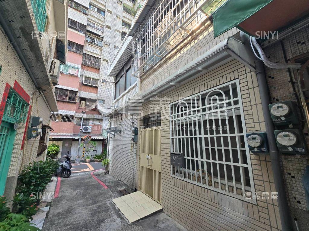 前金低總價巷中透天房屋室內格局與周邊環境