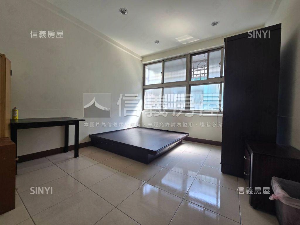 前金低總價巷中透天房屋室內格局與周邊環境