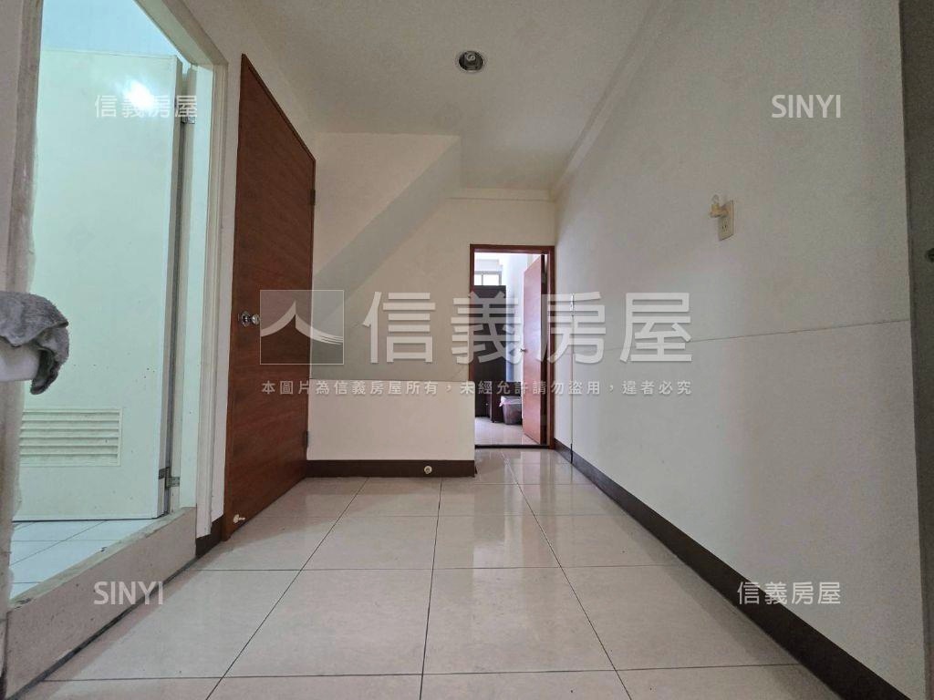 前金低總價巷中透天房屋室內格局與周邊環境