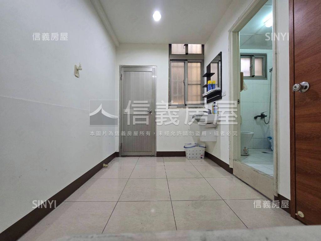 前金低總價巷中透天房屋室內格局與周邊環境