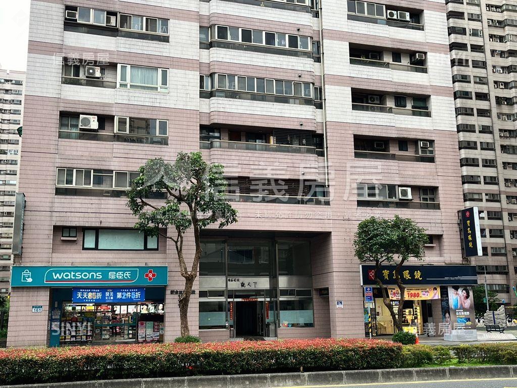 近新台五麥當勞轉角金店面房屋室內格局與周邊環境