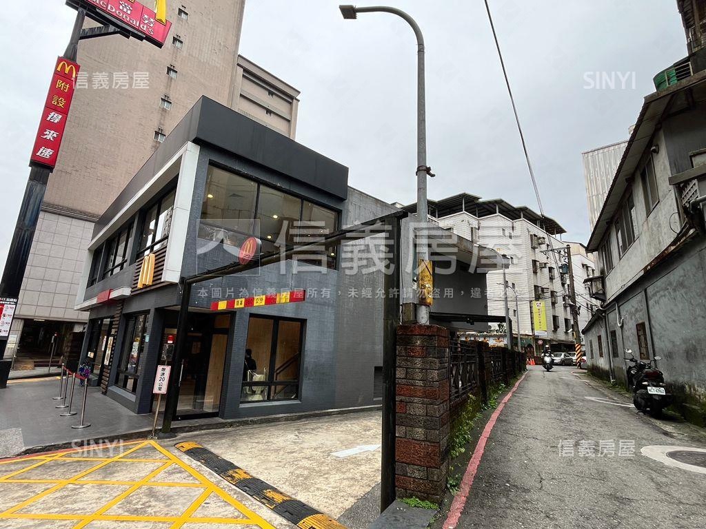 近新台五麥當勞轉角金店面房屋室內格局與周邊環境