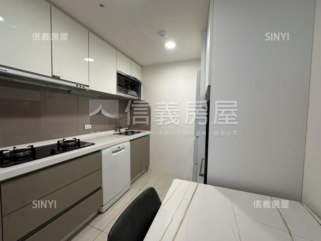 精銳ＦＵＮ未來★玄關三房房屋室內格局與周邊環境